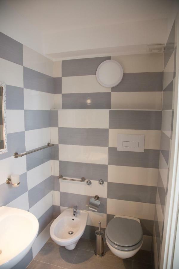 Vesuvius Luxury Suites Naples Extérieur photo