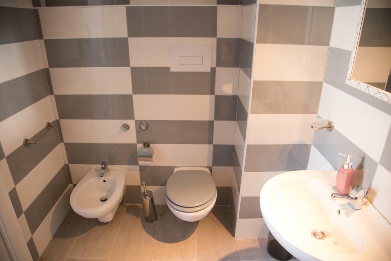 Vesuvius Luxury Suites Naples Extérieur photo